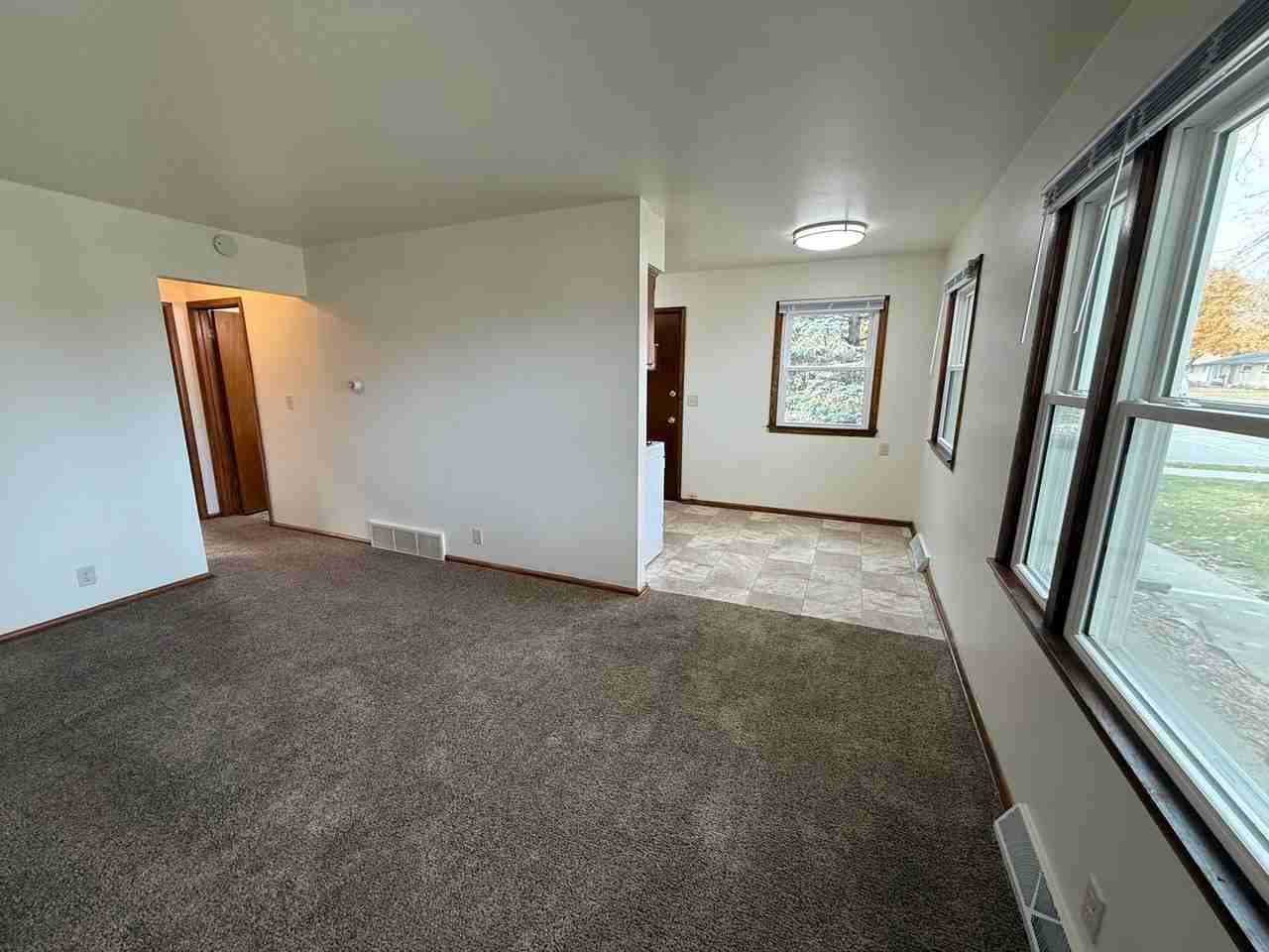 Jefferson - Photo 2 of 12