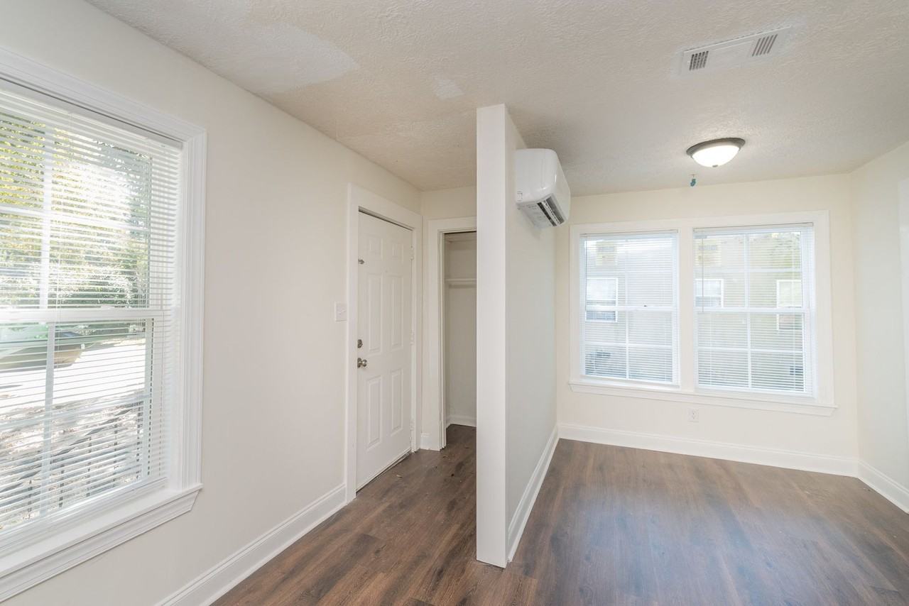 2524 Rhodes Drive - Photo 3 of 32