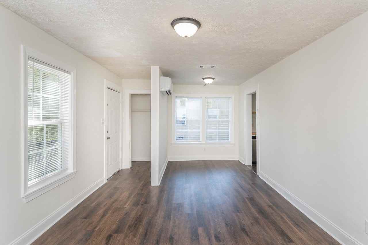 2524 Rhodes Drive - Photo 6 of 32