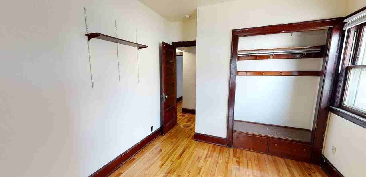 515 W Washington Ave - Photo 6 of 19