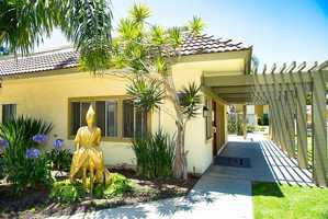 featured image of 1470 Victoria Ave