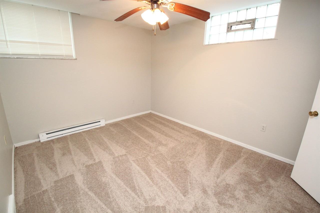 STEUBEN STREET APARTMENTS -- 003 - Photo 7 of 12