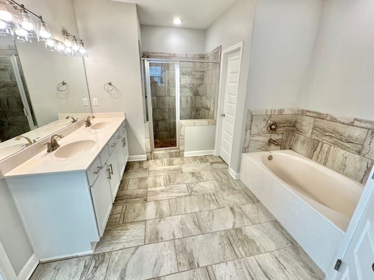 385 Azalea Dr - Photo 6 of 11