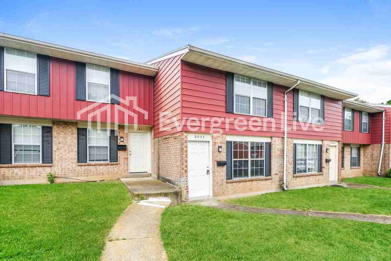 8053 Mount Aetna St - Photo 2 of 15