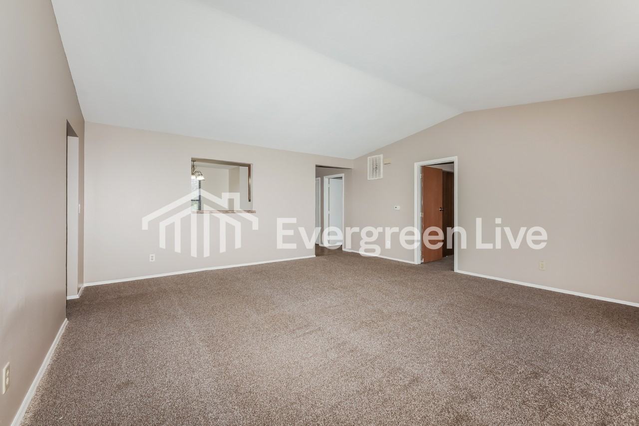 6348 Rolling Glen Dr - Photo 4 of 14