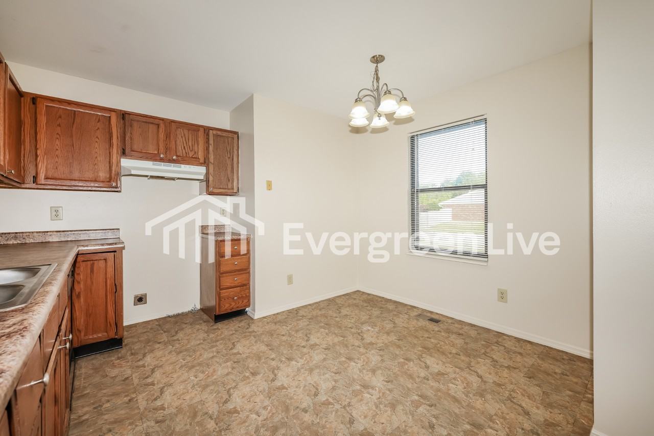 6348 Rolling Glen Dr - Photo 6 of 14