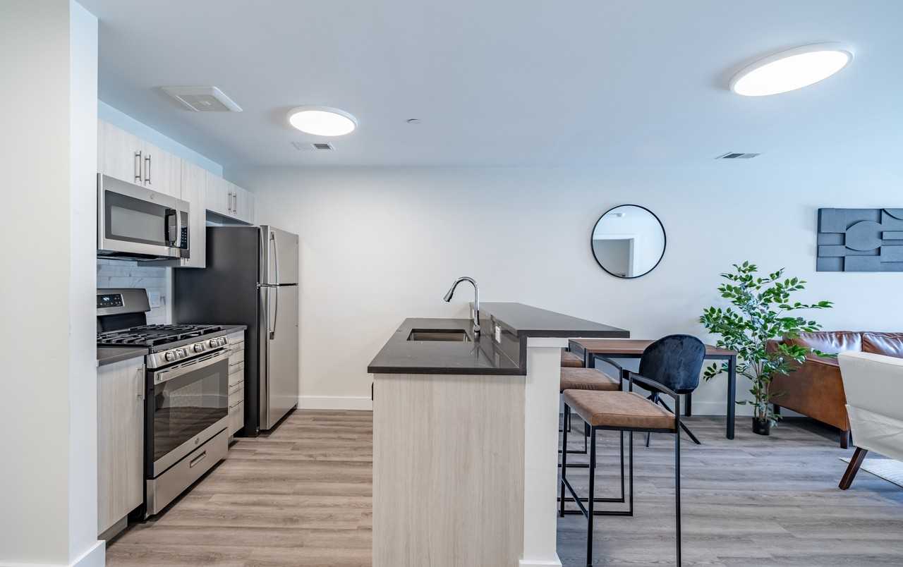 PEEK Reock III Owner Urban Renewal, LLC - Photo 3 of 50