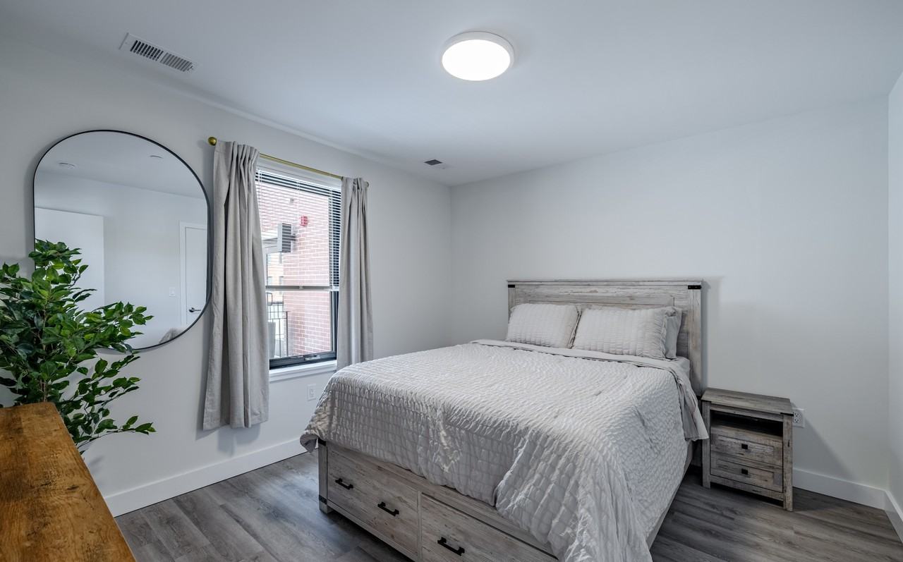 PEEK Reock III Owner Urban Renewal, LLC - Photo 4 of 50