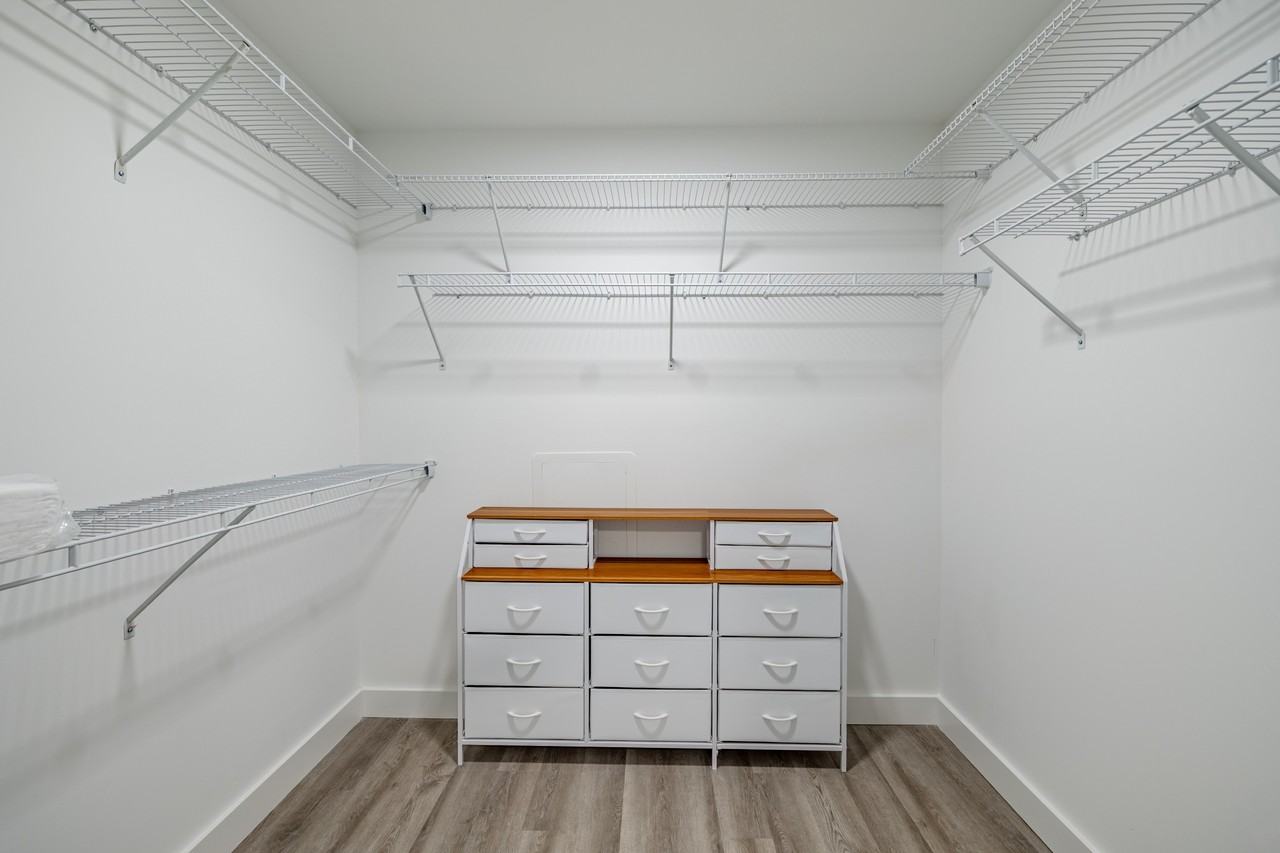 PEEK Reock III Owner Urban Renewal, LLC - Photo 7 of 50