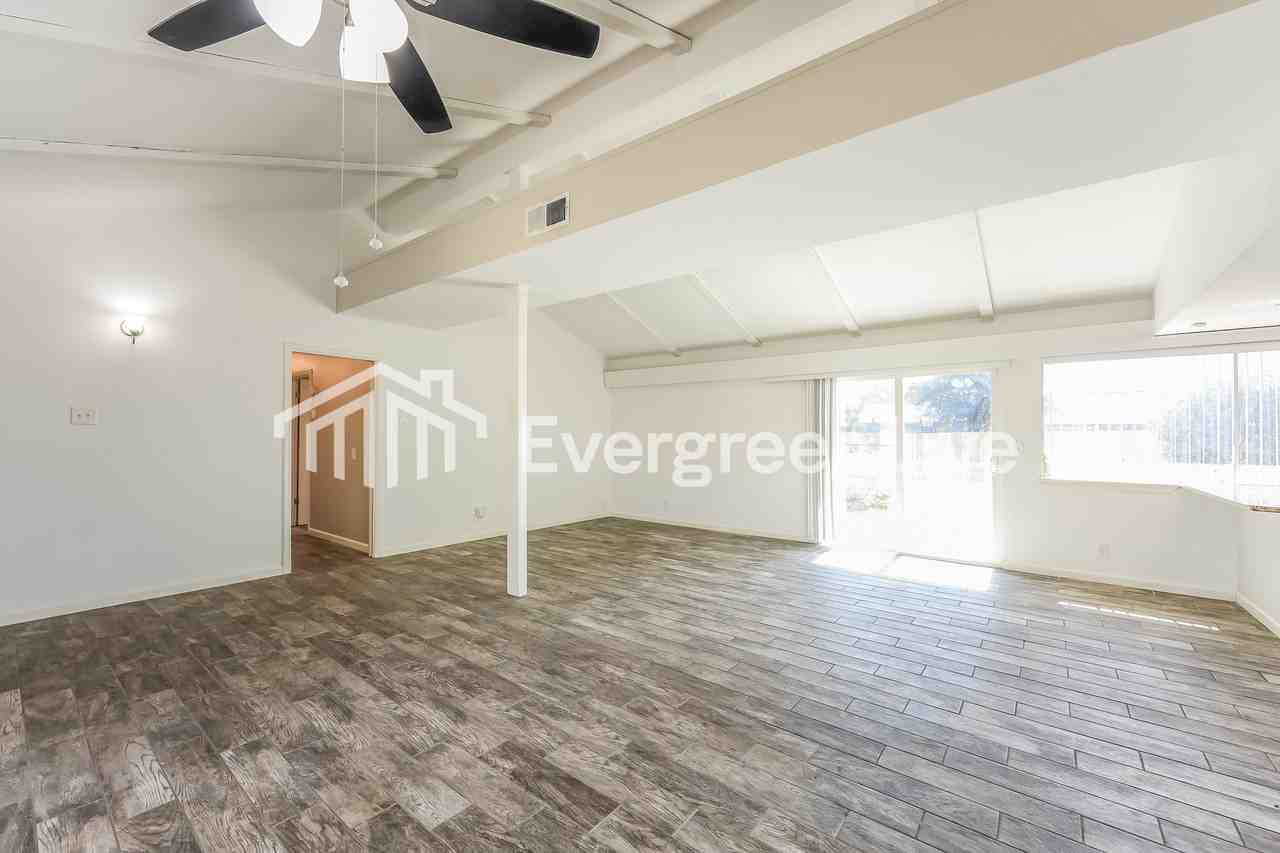 274 Meadow Path Dr - Photo 6 of 16