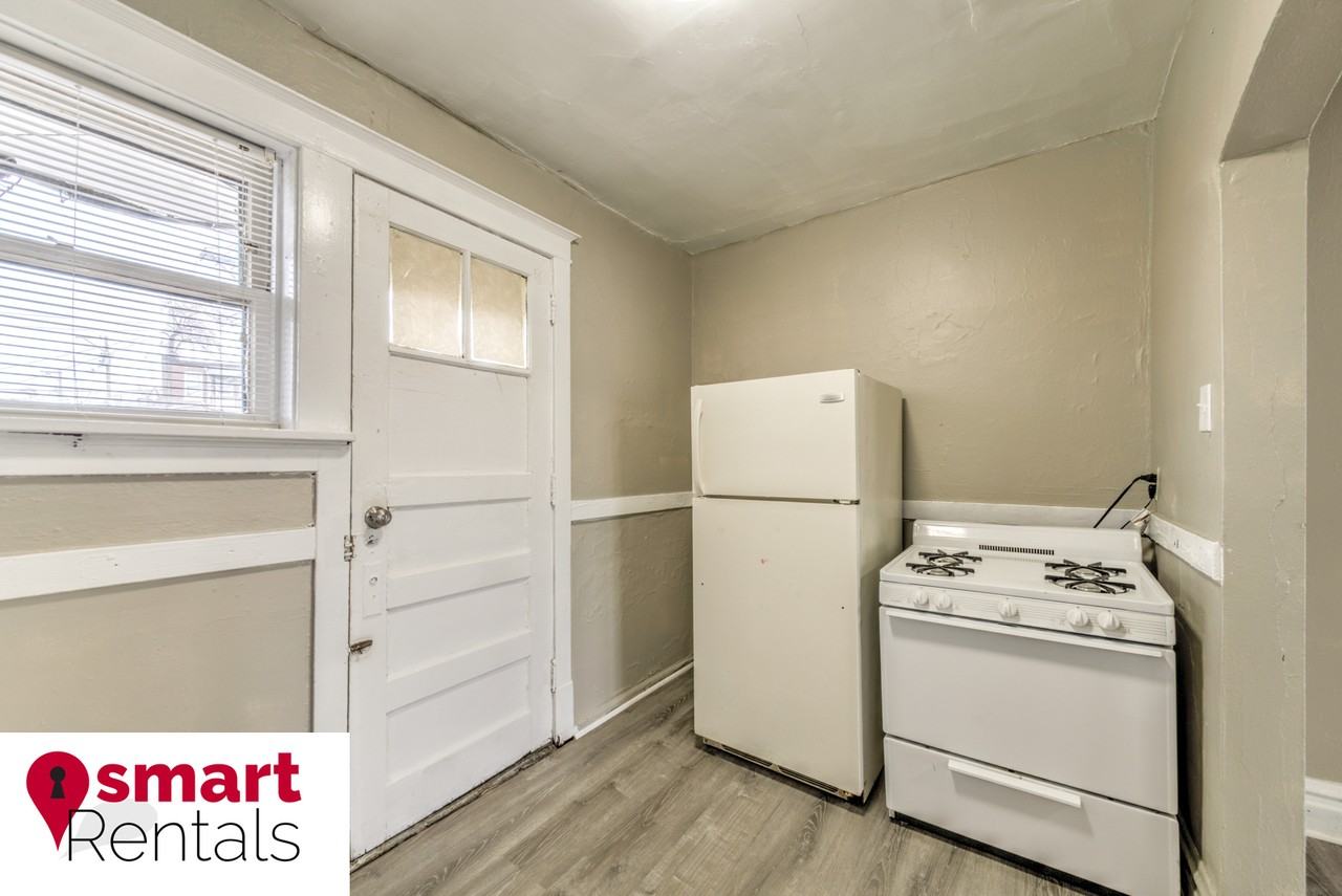 3467 Gasconade Street - Photo 3 of 15