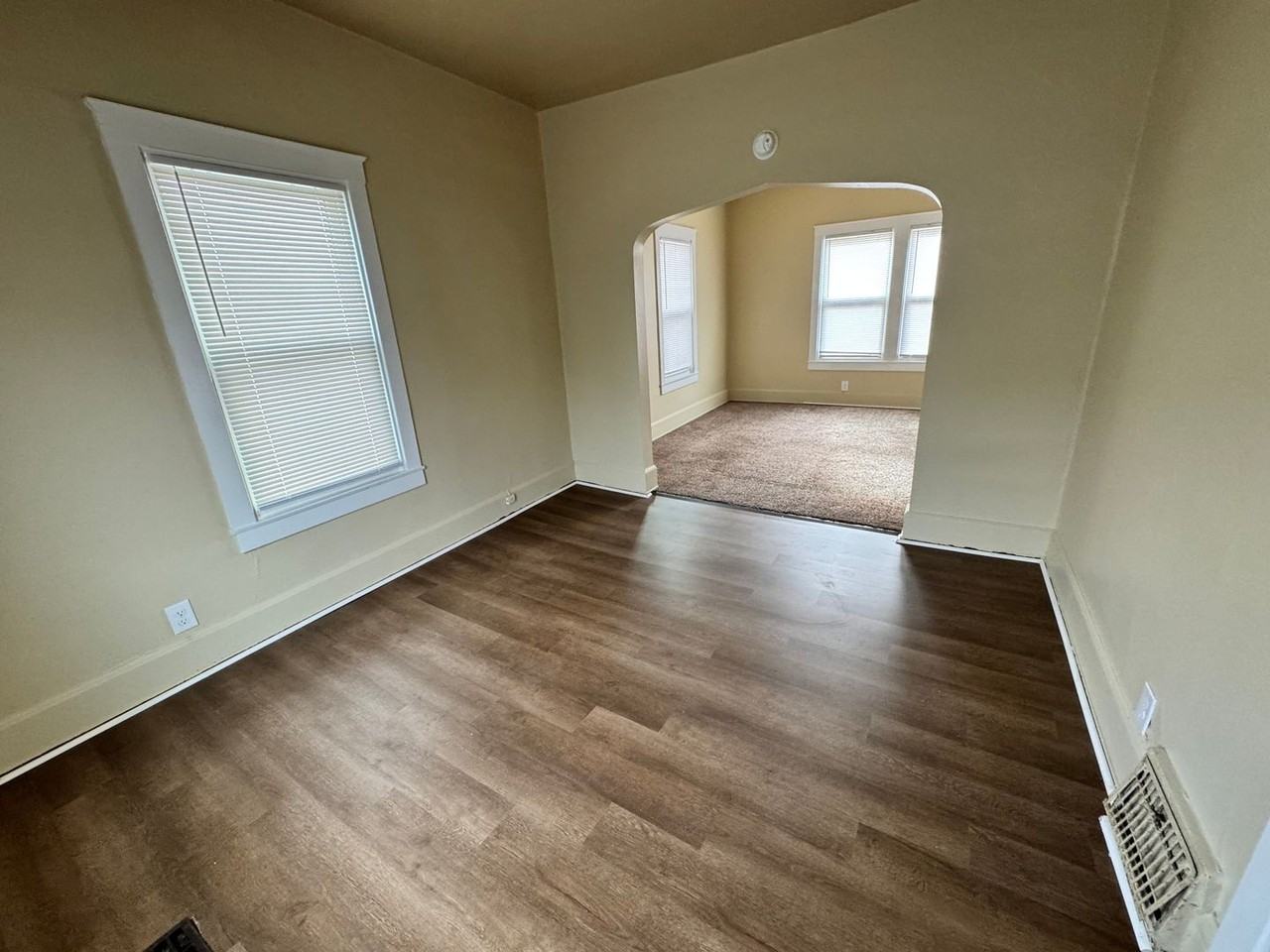 1031 Liberty St - Photo 2 of 15