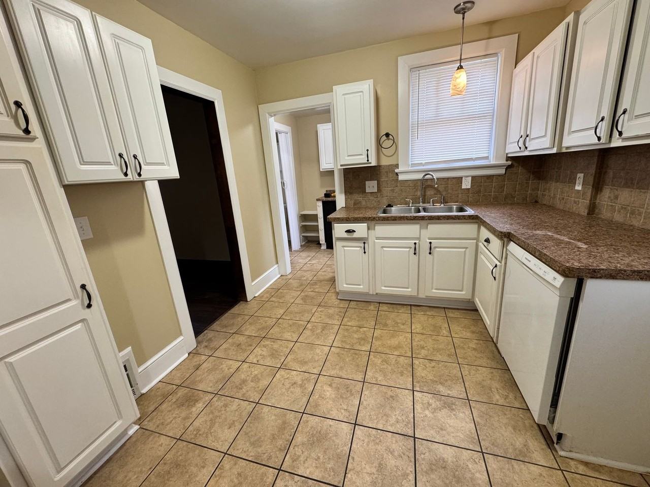 3659 Torrance Dr - Photo 4 of 15