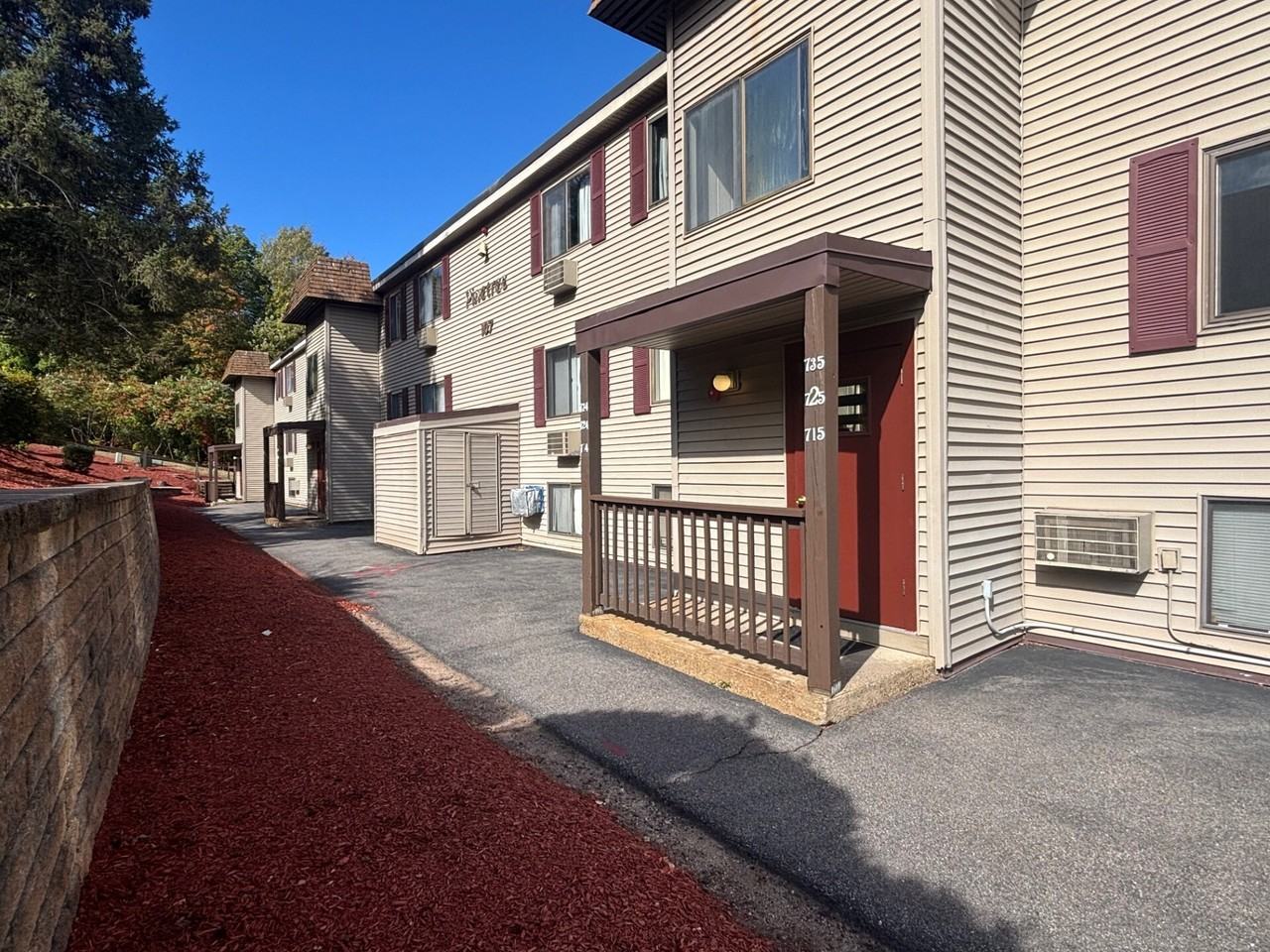 Treetop Circle 107- 725 (OM) - Photo 2 of 35