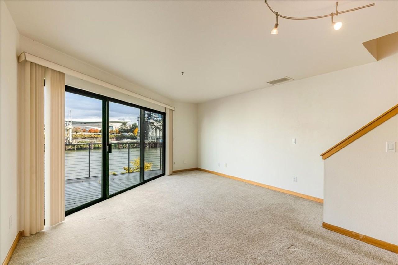 730 Nw Naito Pkwy #E22 - Photo 6 of 27