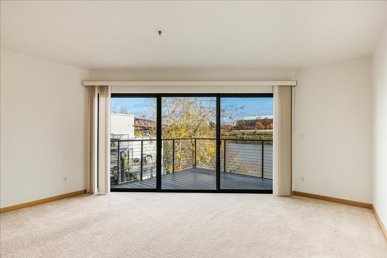 730 Nw Naito Pkwy #E22 - Photo 7 of 27