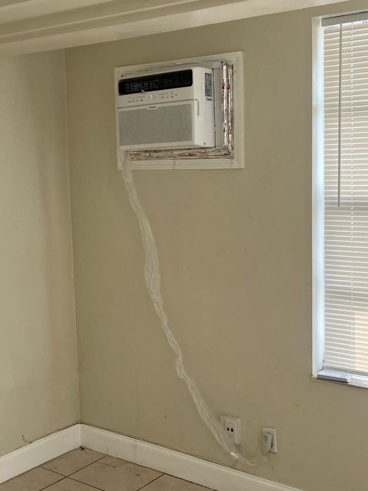 1437 NE 56th St - Photo 4 of 36