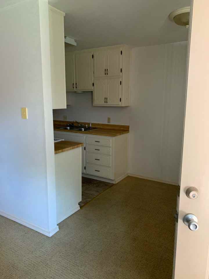 East Gate Apartments - Photo 5 of 6