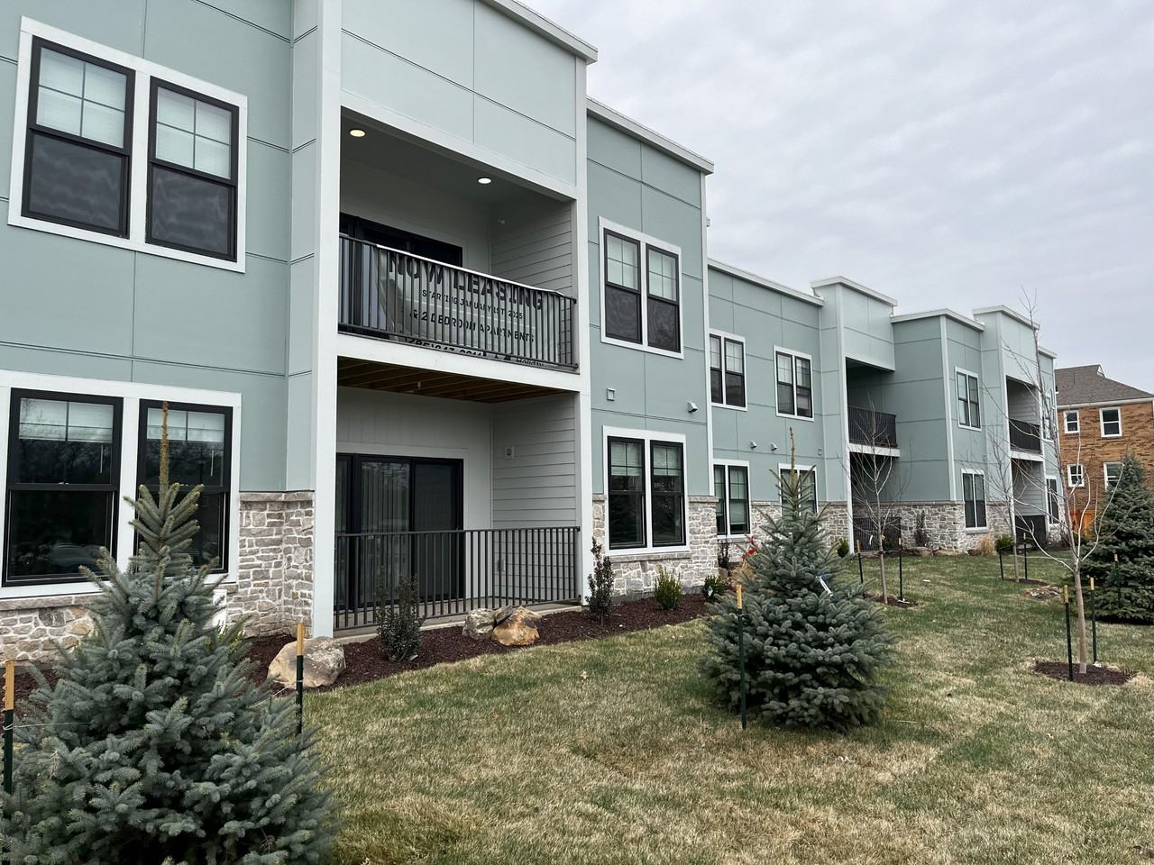 1733 Massachusetts Street - Photo 7 of 34