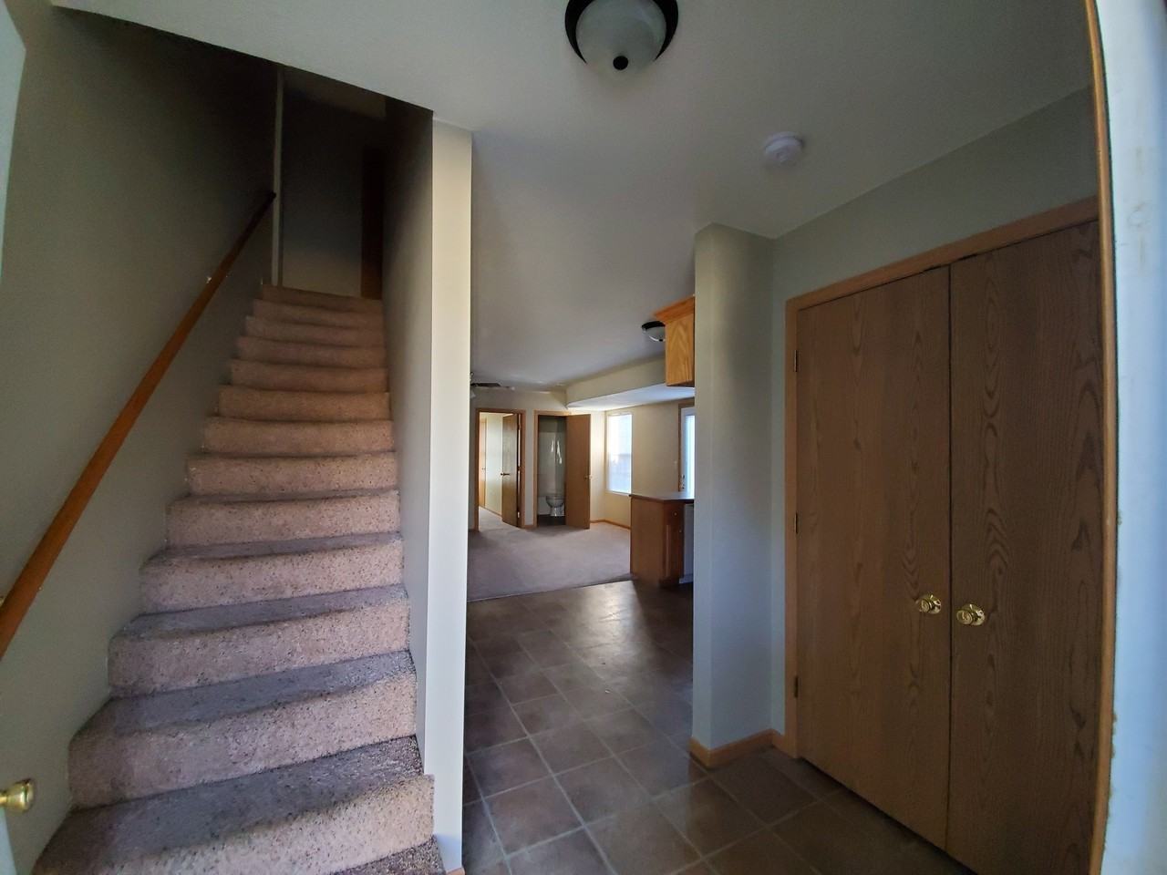 928 E Franklin St - Photo 3 of 22