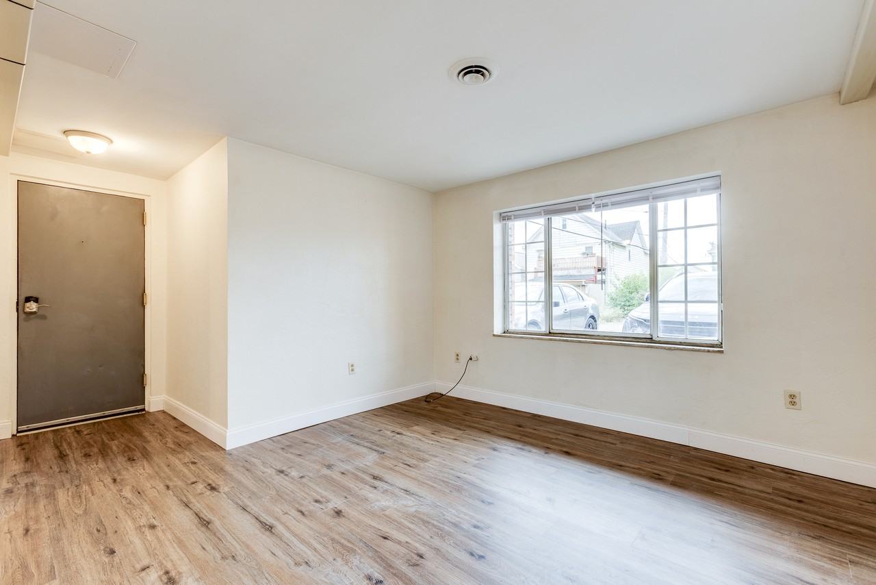 7408 Washington Avenue - Photo 5 of 13