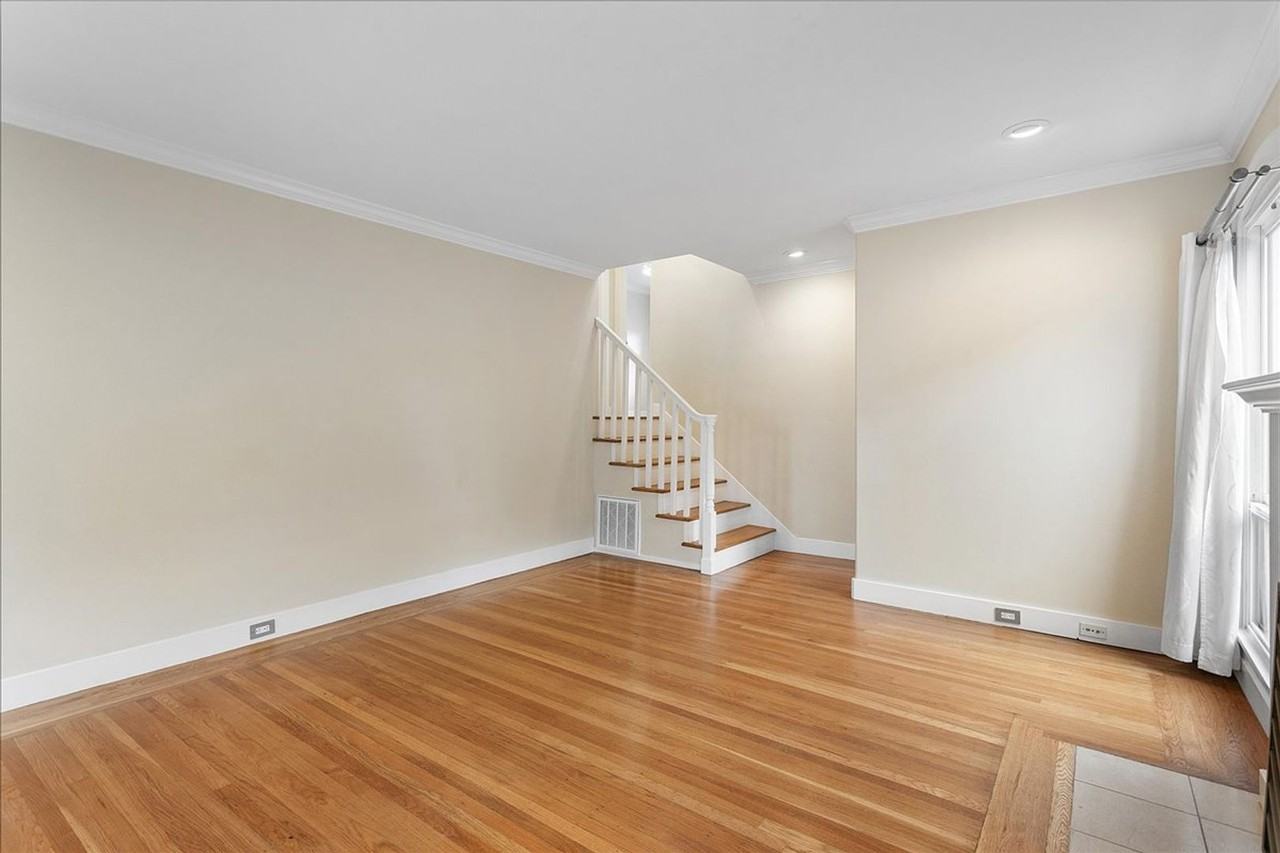 1434 Paru St - Photo 3 of 22