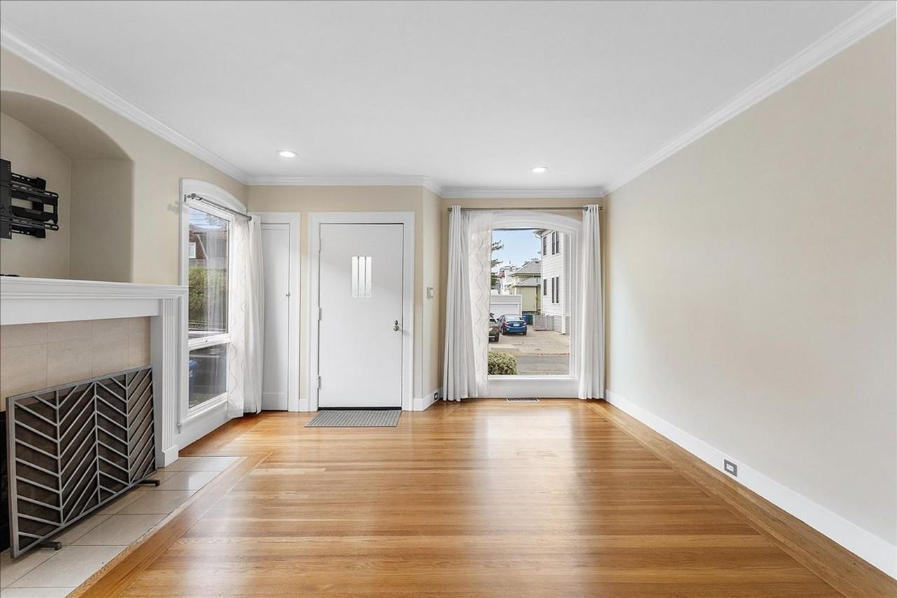 1434 Paru St - Photo 5 of 22