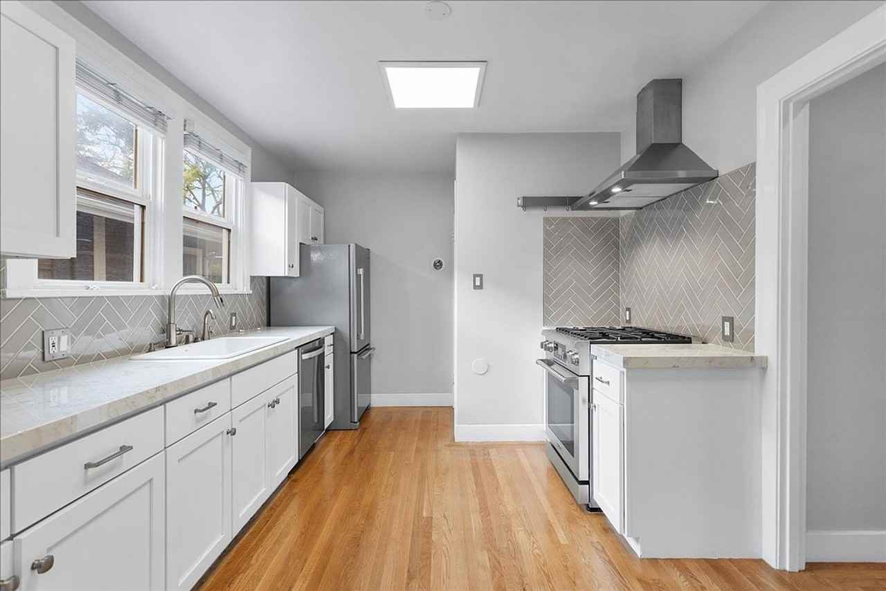 1434 Paru St - Photo 7 of 22