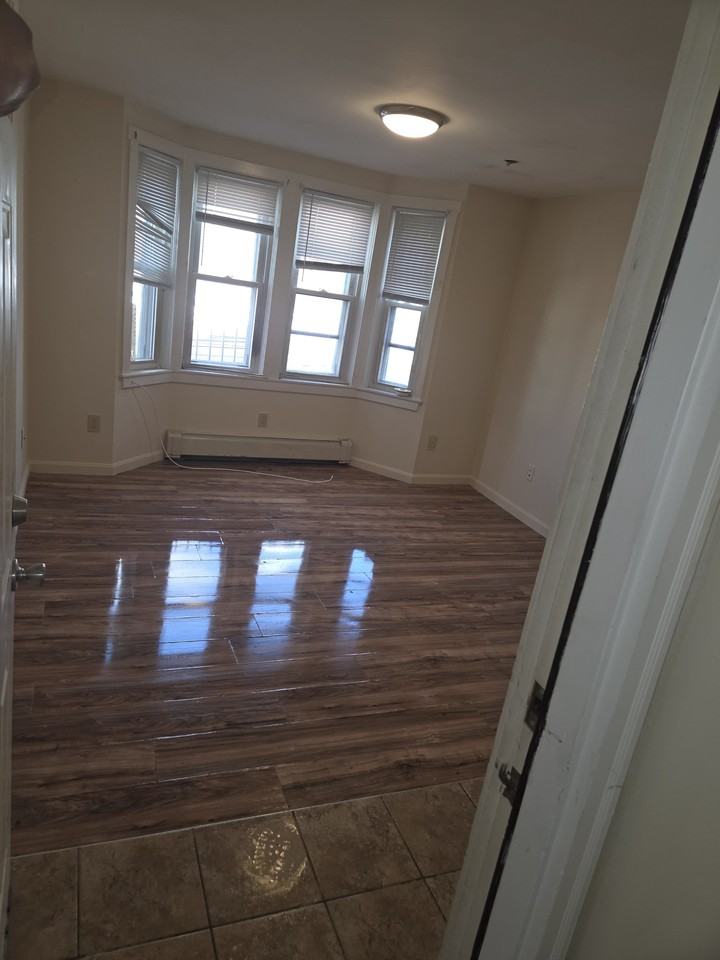 200 Park Avenue - Photo 6 of 6