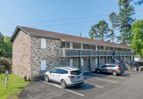 featured image of 105 Farm Rd