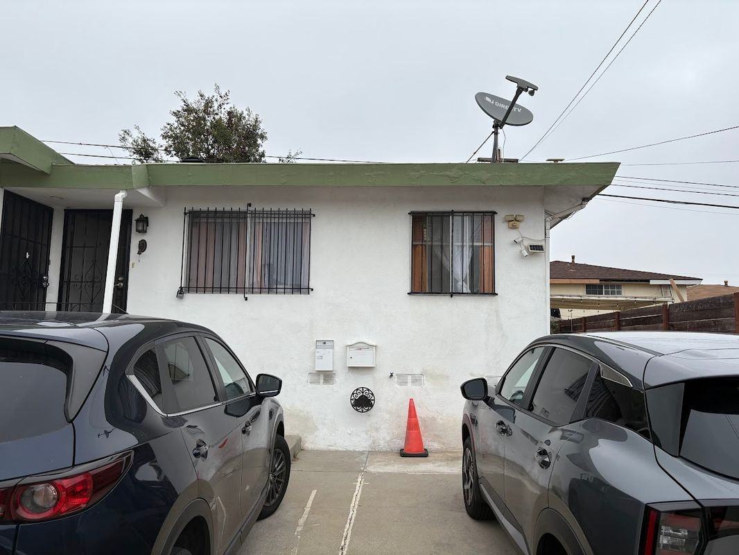 4513 W 132nd St ##B - Photo 3 of 11