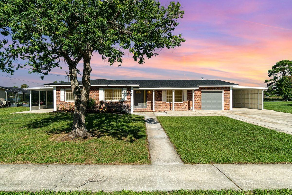 1216 W Wellington Dr