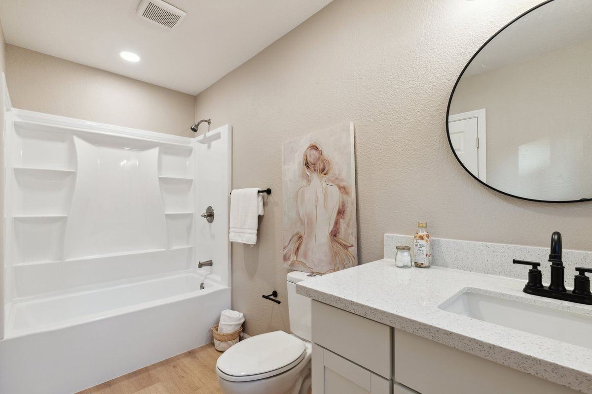 325 N 3rd Ave - Photo 3 of 15