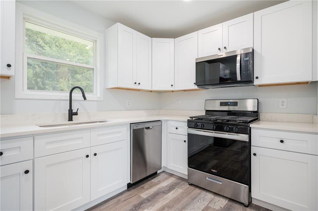 3801 Hogan Rd Sw - Photo 7 of 34