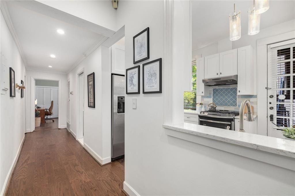 124 Lafayette Dr Ne ##4 - Photo 3 of 10