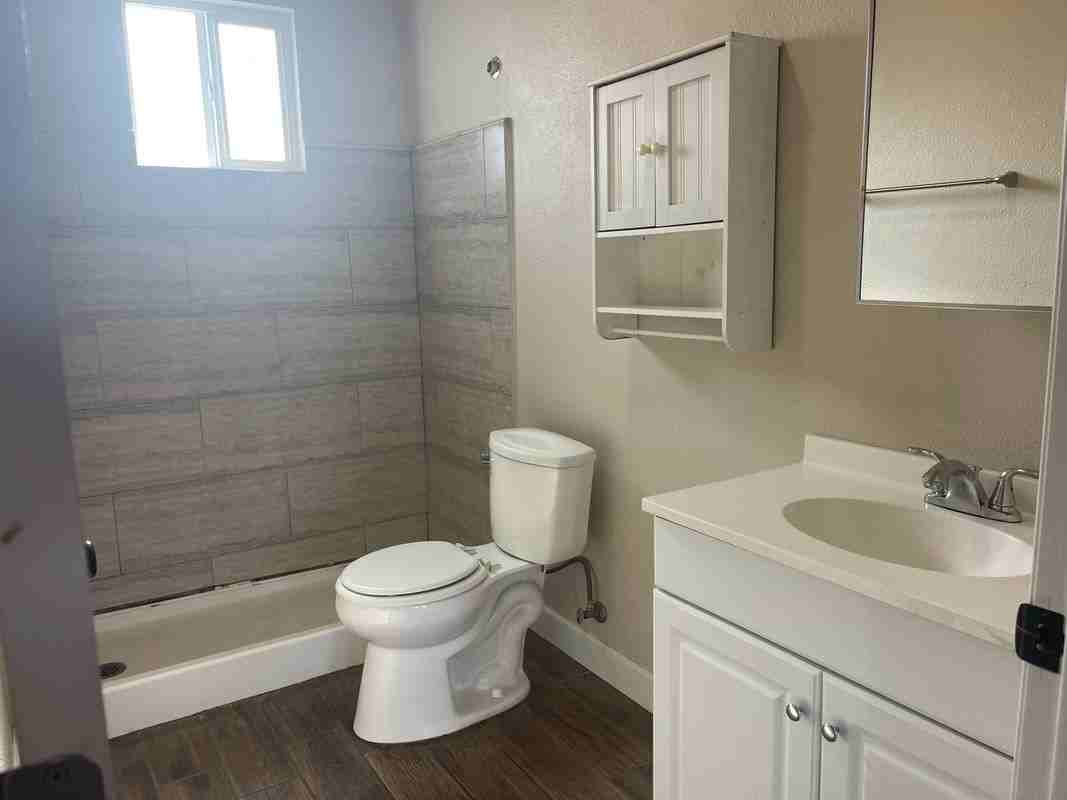 14602 Horst Ave ##Adu - Photo 4 of 5