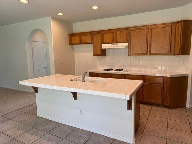 14882 Meridian Pl - Photo 2 of 23