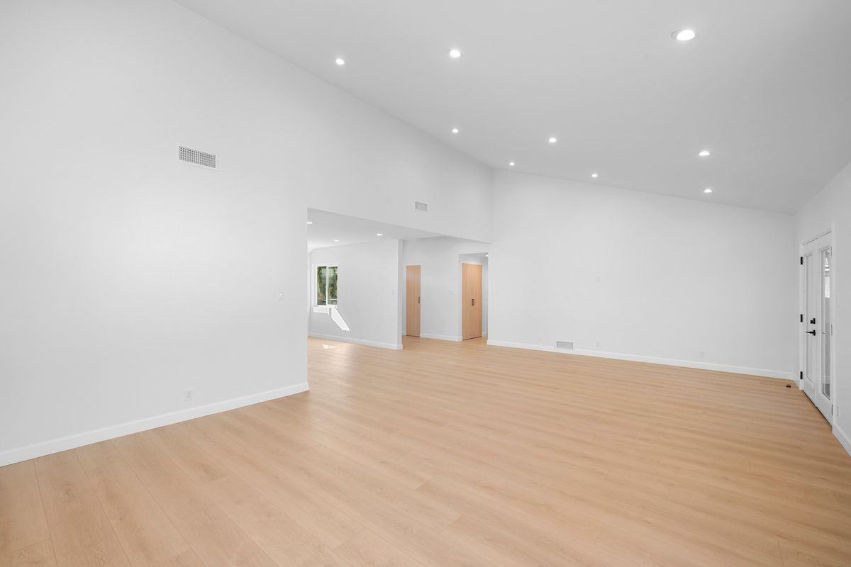 Knapp St - Photo 6 of 26