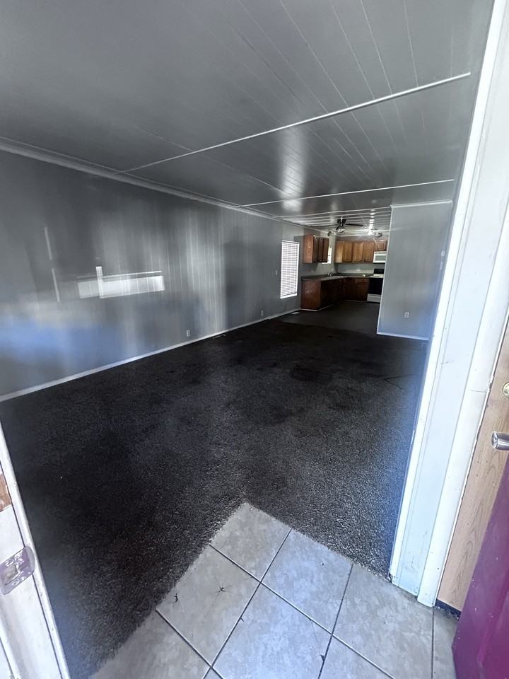 103 South East Street A - Photo 3 of 8