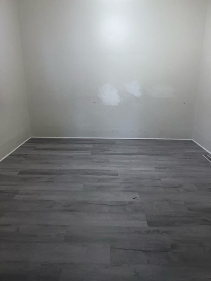 915 West Ist Street - Photo 5 of 5