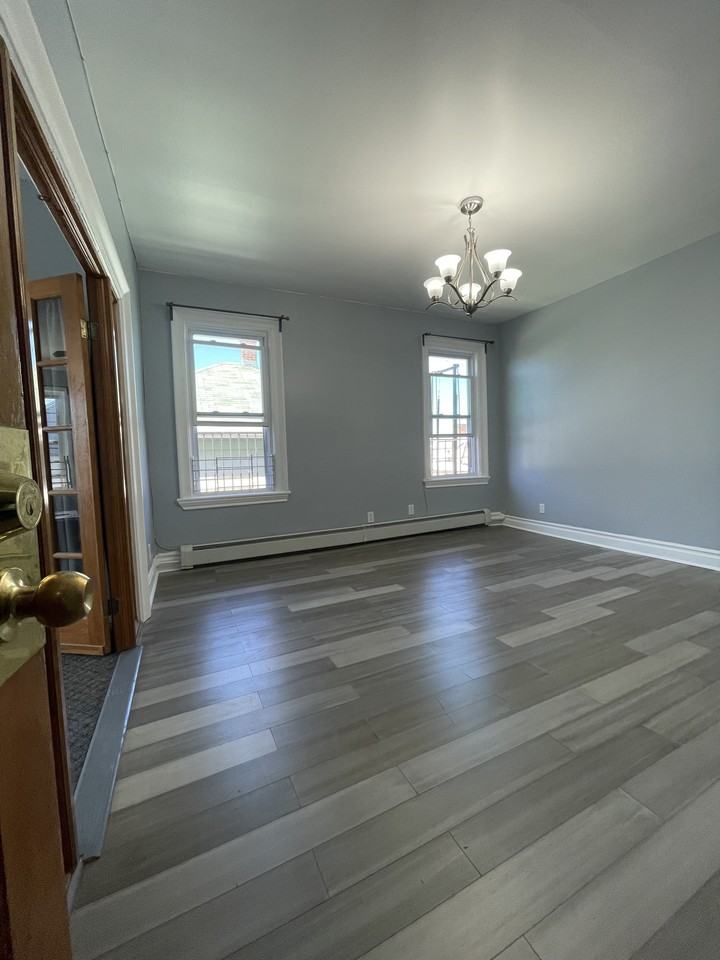 304 Fulton Ave #2 - Photo 6 of 31