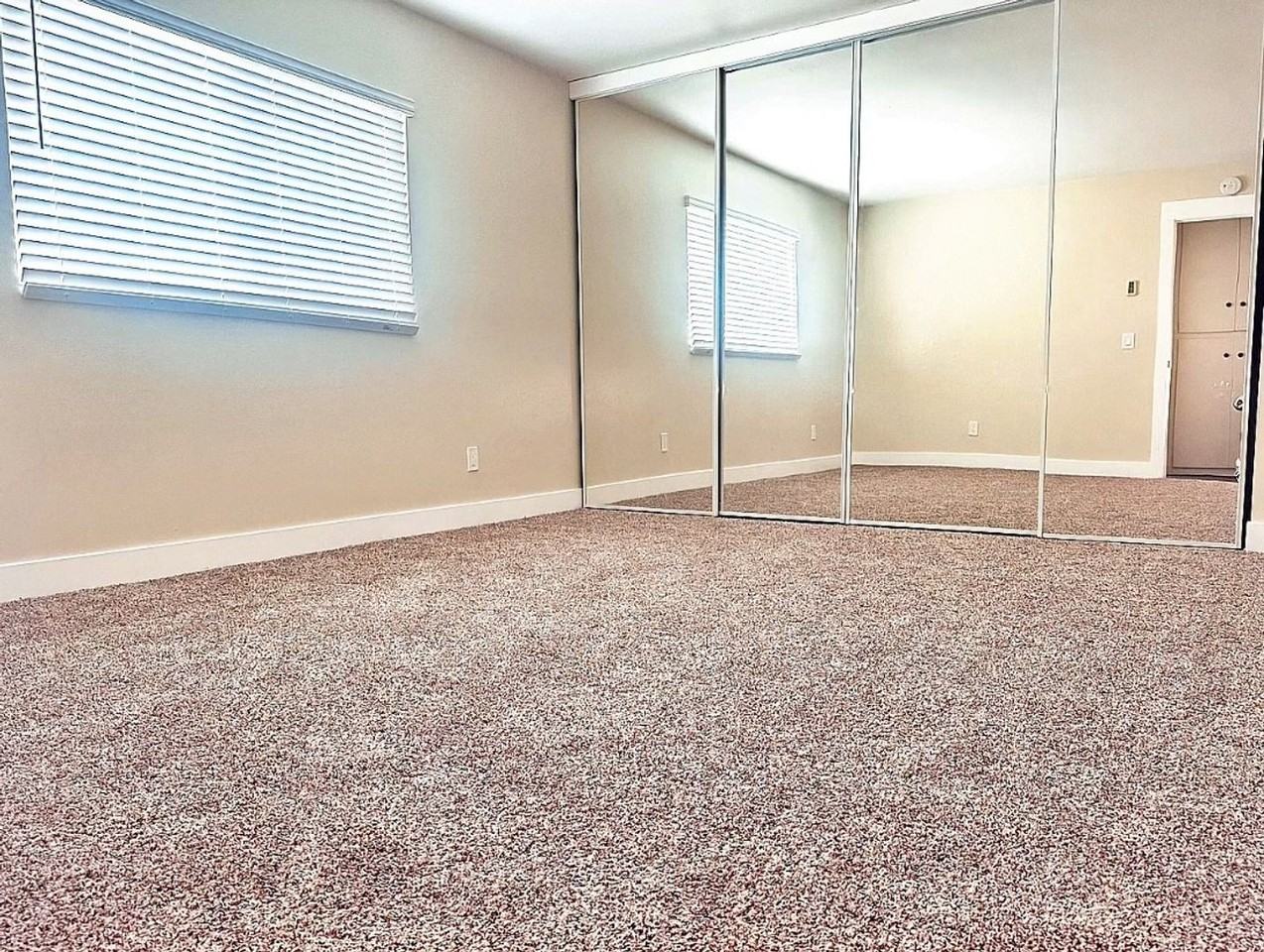 853 Cherrywood Way #15 - Photo 5 of 10