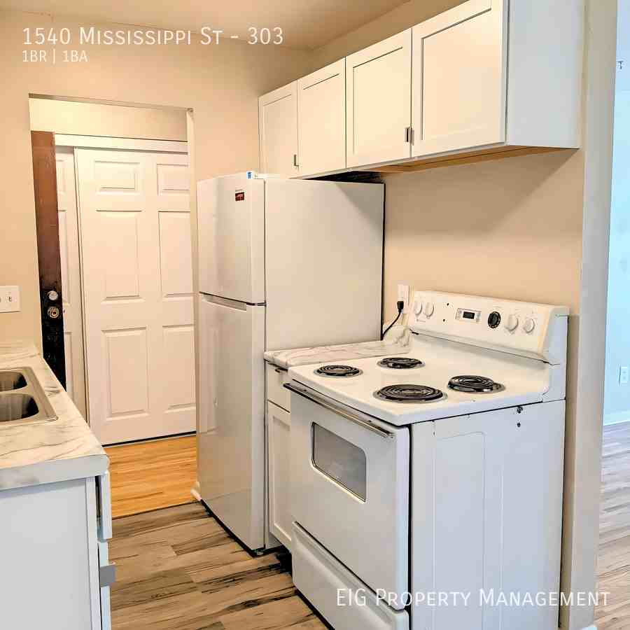 Phalen Village - Photo 3 of 48