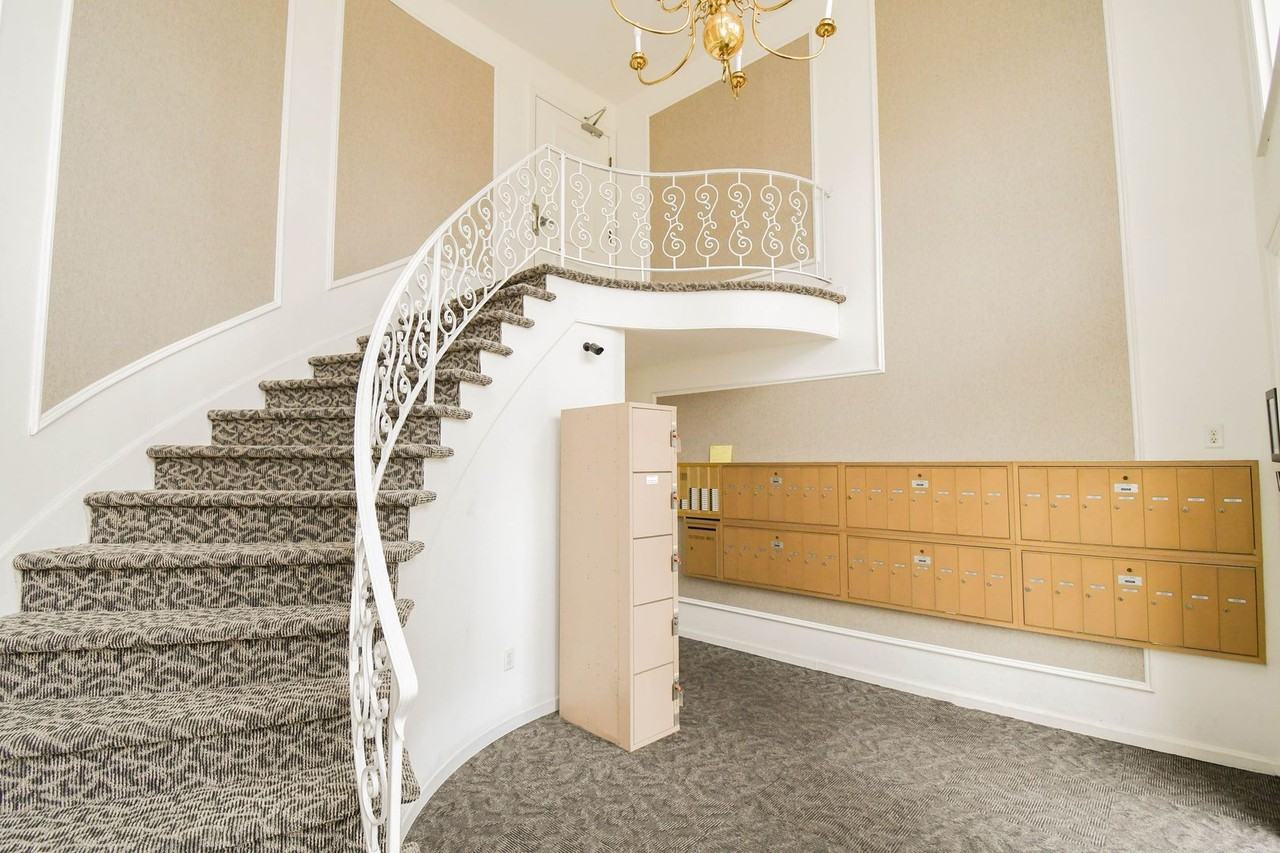 2904 West 33rd Street - Photo 5 of 37