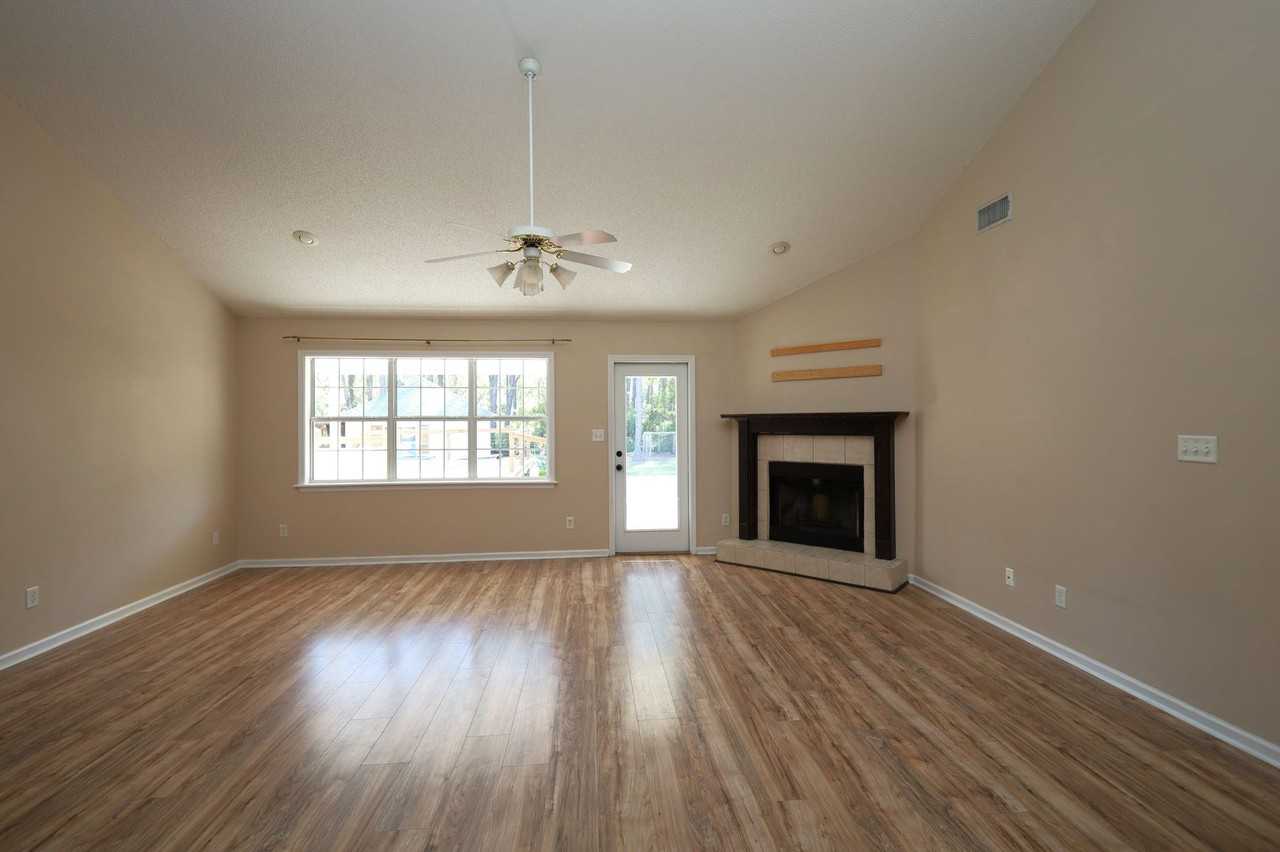 4349 Summerlin Drive - Photo 2 of 19