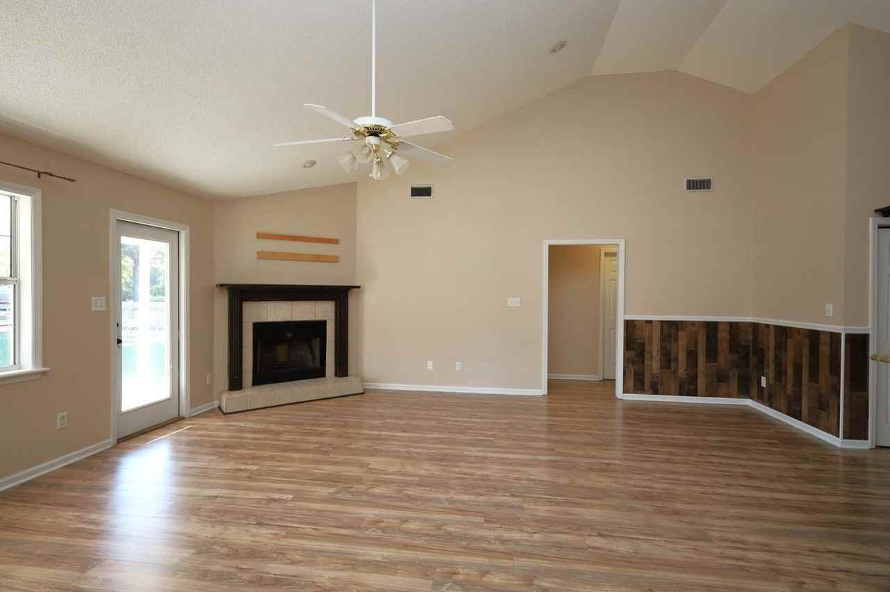 4349 Summerlin Drive - Photo 3 of 19