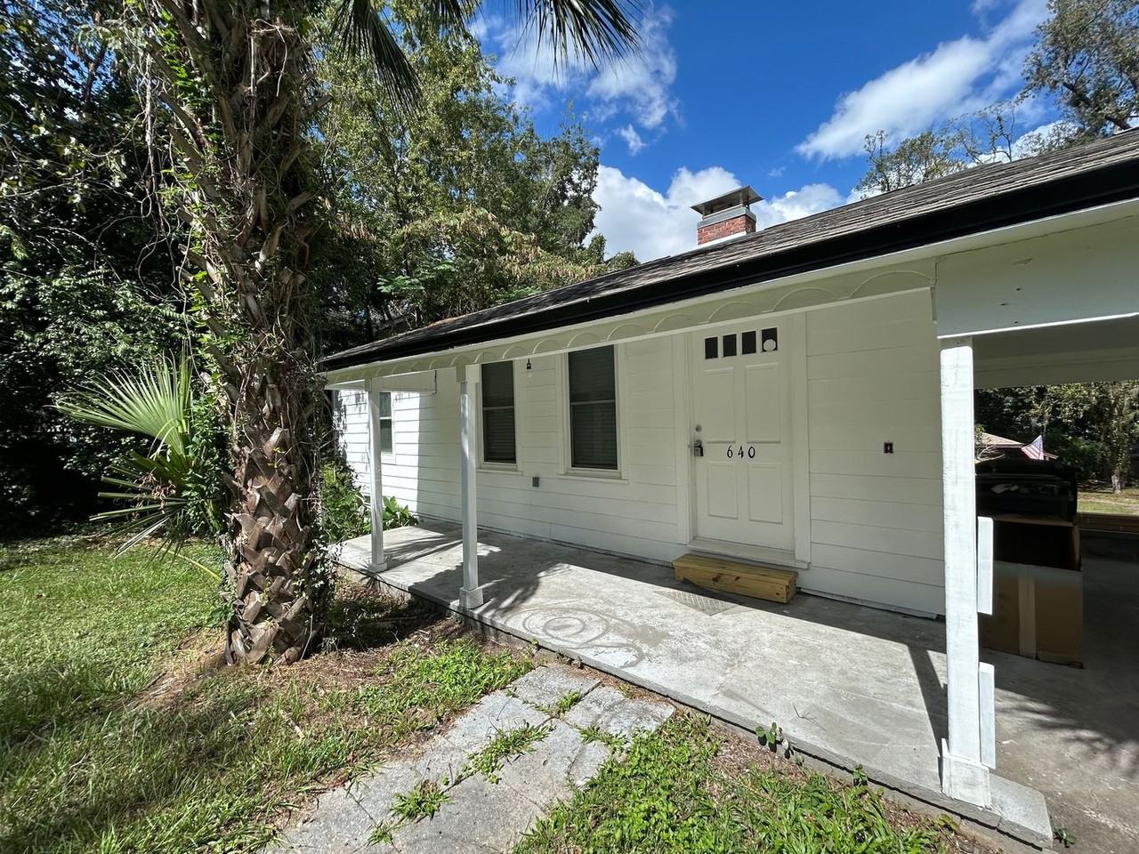 640 East Call Street - Photo 3 of 16