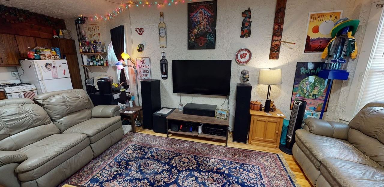 511 W Washington Ave - Photo 4 of 21