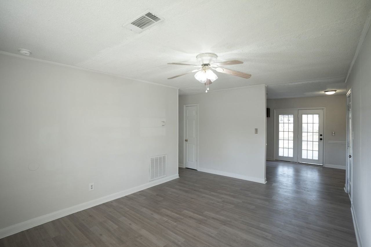 3321 Young Forest Dr - Photo 4 of 20