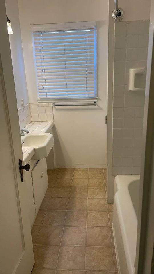 1617 Arbutus Avenue - Photo 7 of 12